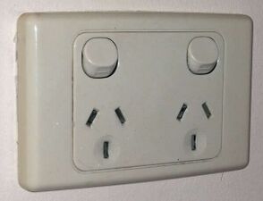 Australasian switched three-pin (10 A) dual socket outlet, the most commonly found variant