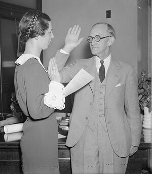 Photo of McNinch taking the oath of office