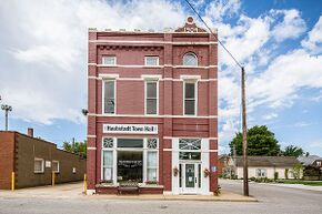 Haubstadt's town hall